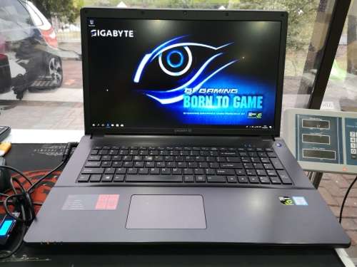 REAL MONSTROUS GAMING!!!*6TH GEN i7*GIGABYTE P17*NVIDIA GTX*QUAD CORE i7-6700HQ*FHD**8GB*1000GB HDD